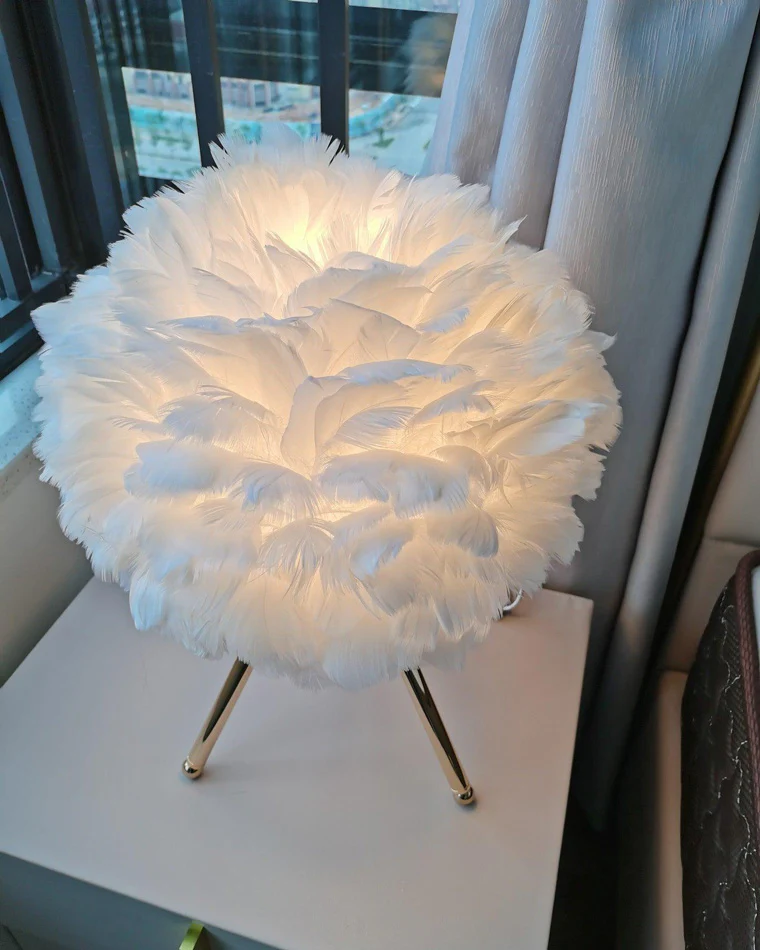 WOMO Feather Tripod Table Lamp-WM8014 - Image 3