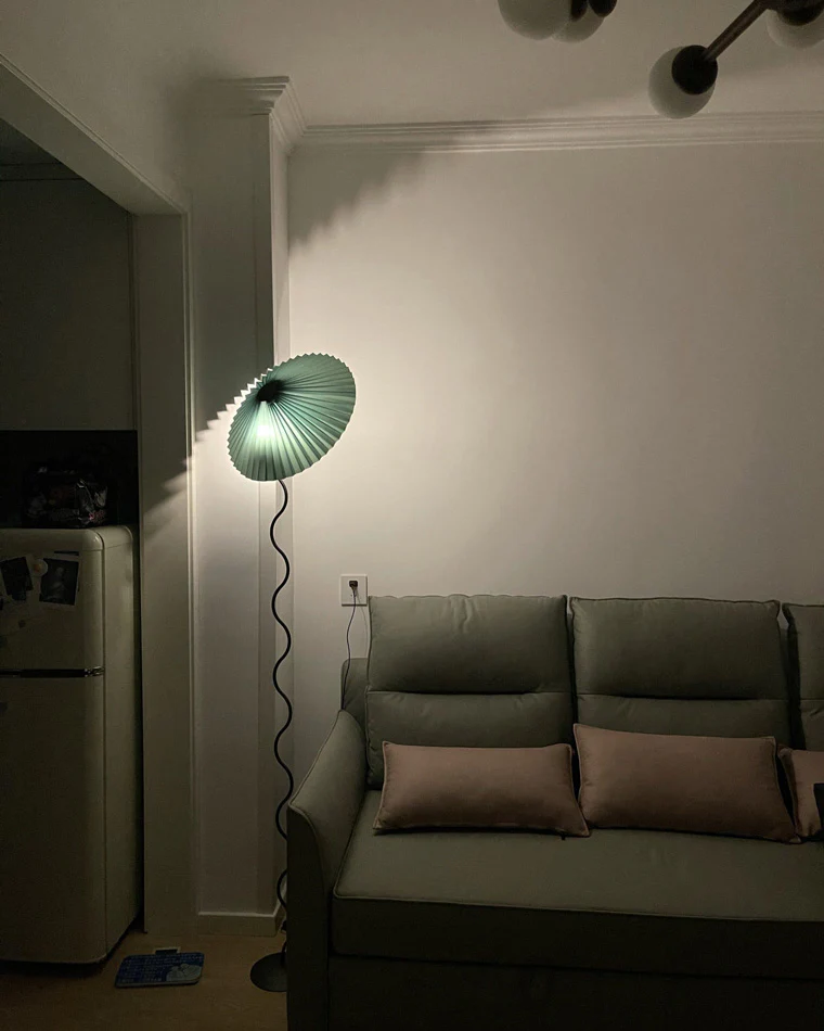 WOMO Pleated Squiggle Floor Lamp-WM7011 - Image 6