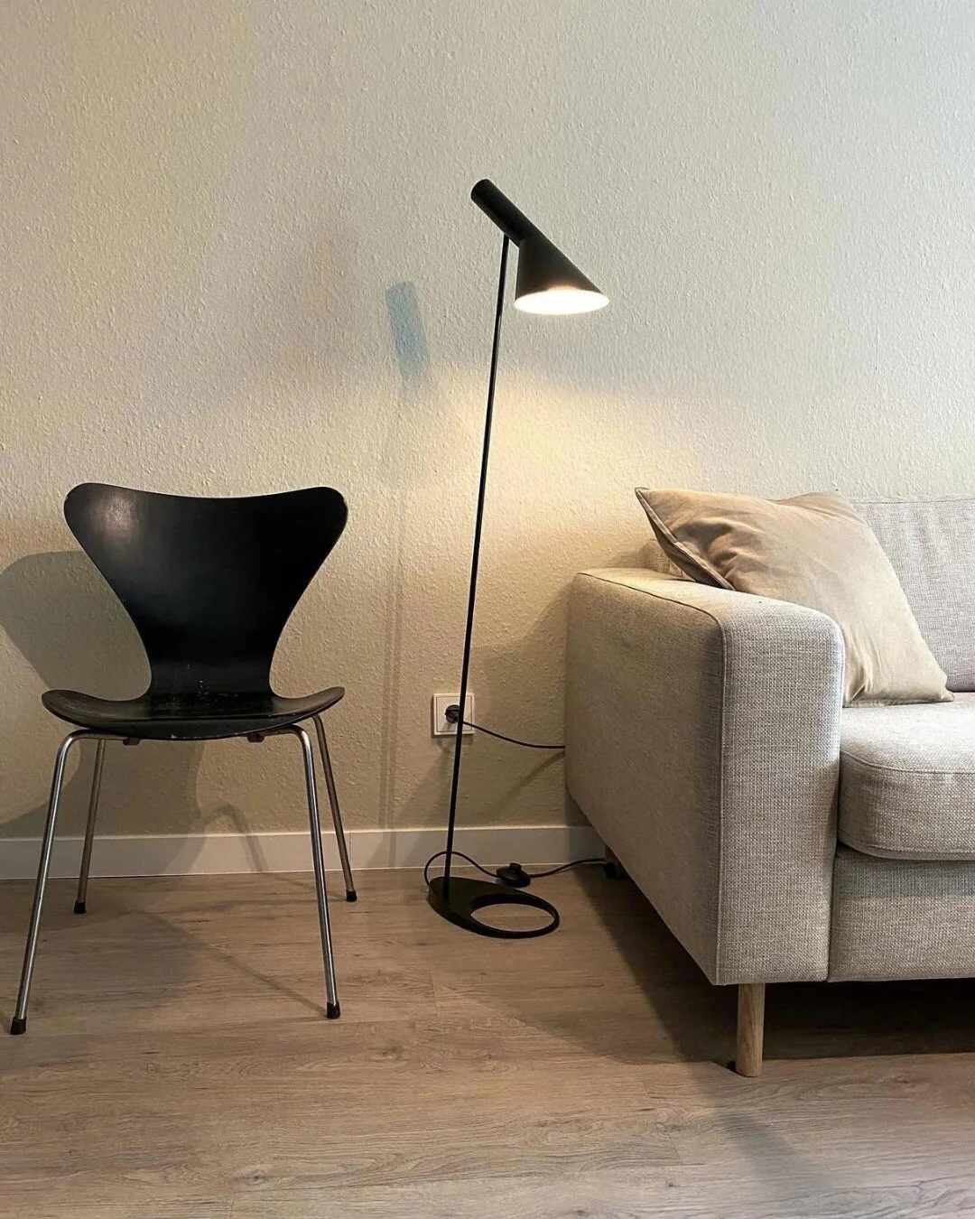 WOMO Minimalist Adjustable Floor Lamp-WM7077 - Image 16