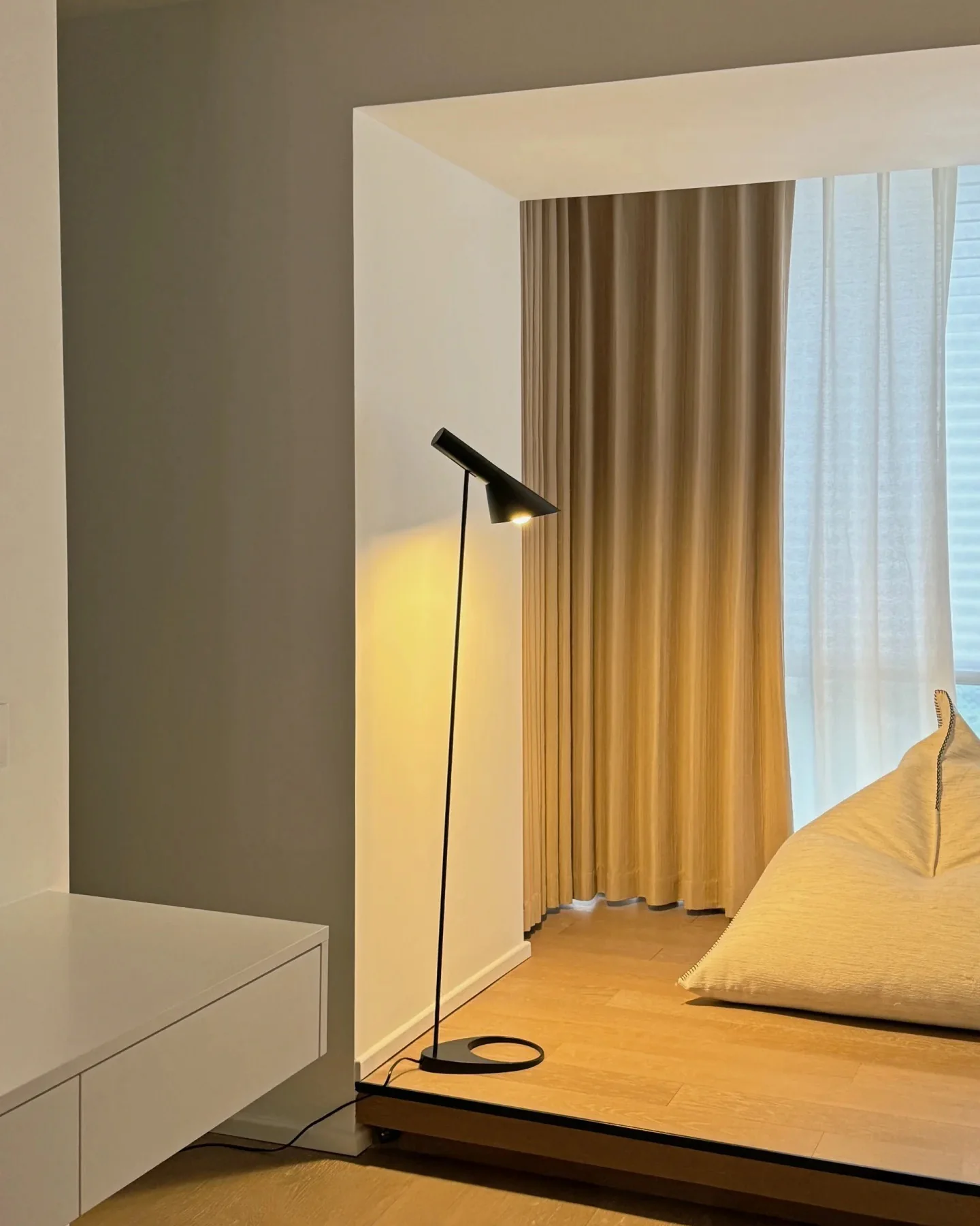 WOMO Minimalist Adjustable Floor Lamp-WM7077 - Image 24