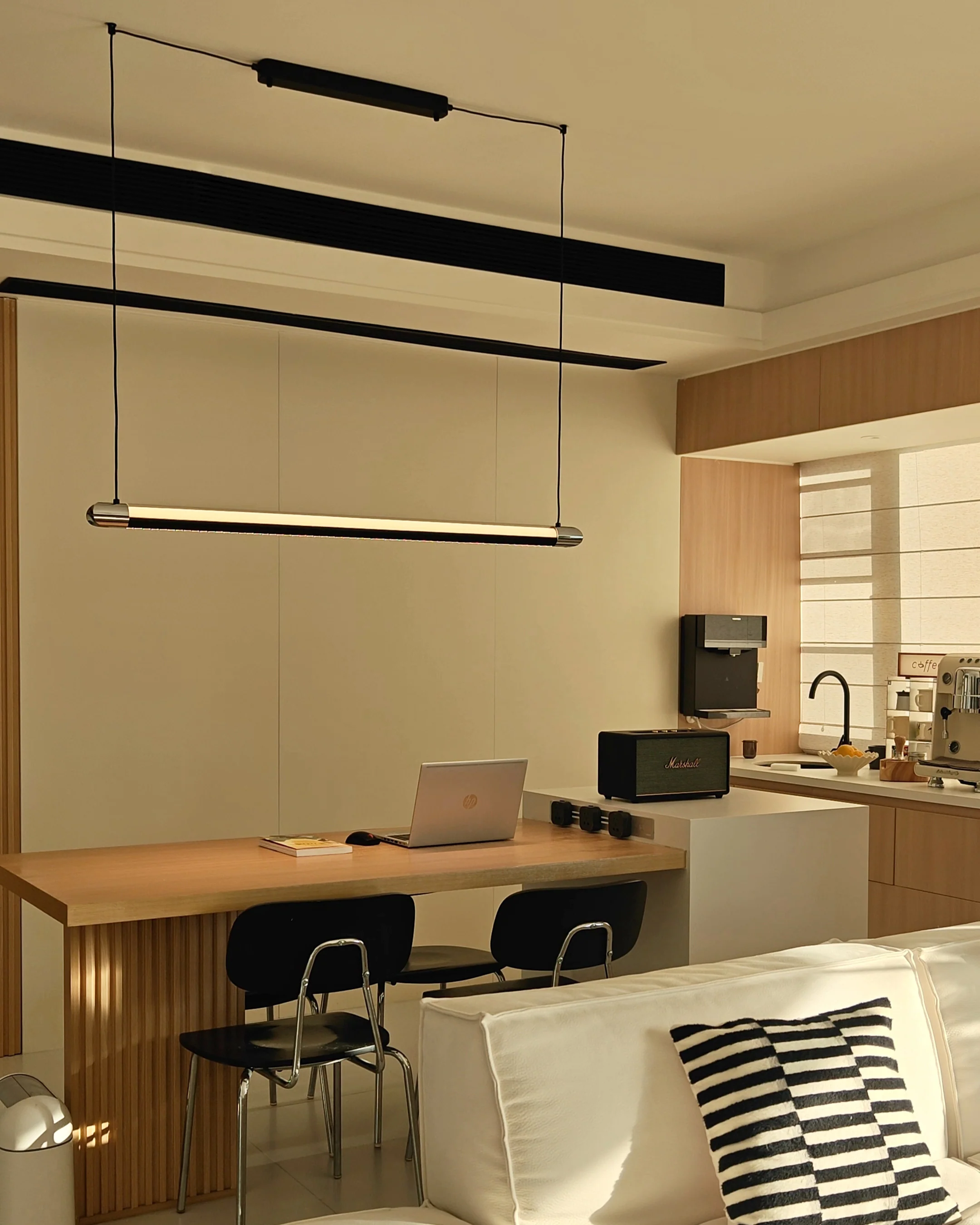 WOMO Modern Black Linear Pendant Light - WM3225 - Image 3