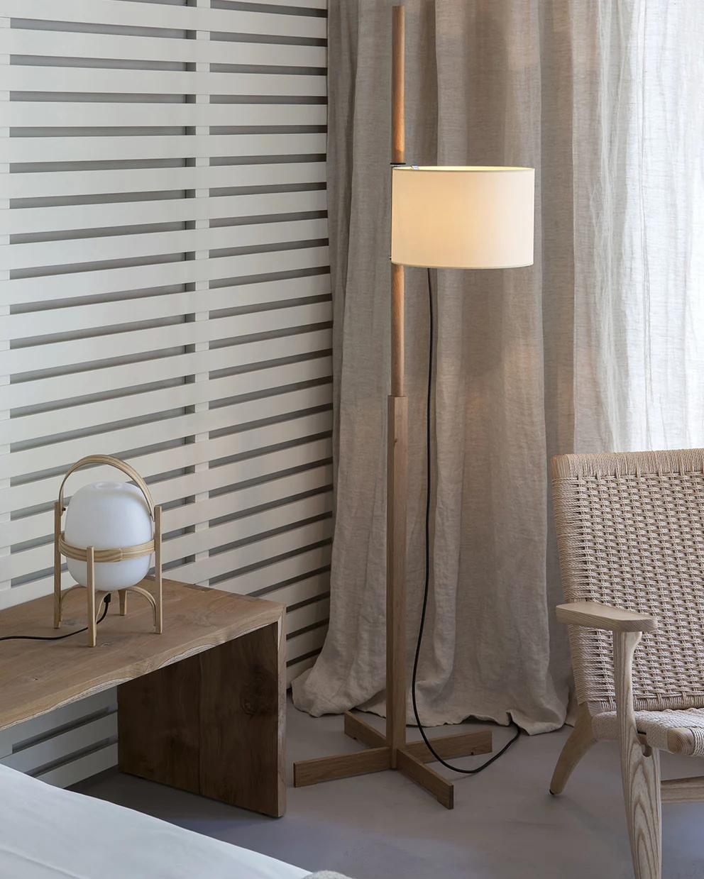 WOMO Wood Fabric Shaded Floor Lamp-WM7101 - Image 3